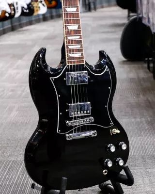 Gibson - SG Standard Electric Guitar - Ebony